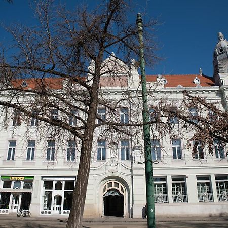 Szechenyi Center Aparthotel Szeged Exteriör bild